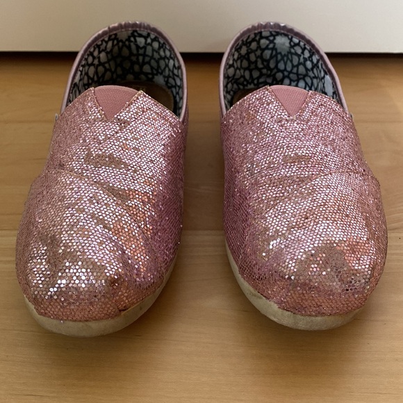 Pink sparkly Toms - Picture 2 of 4